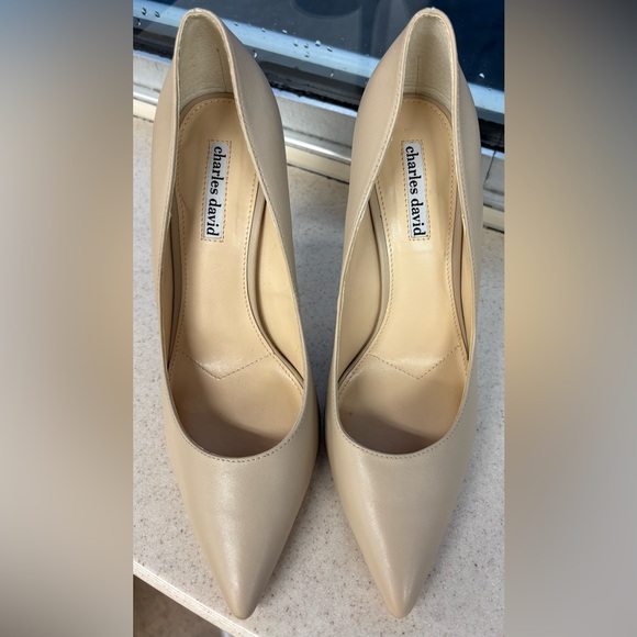 Charles David Caleesi Nude Natural Leather Stiletto Heels w Classic Pointed Toe - Picture 6 of 8